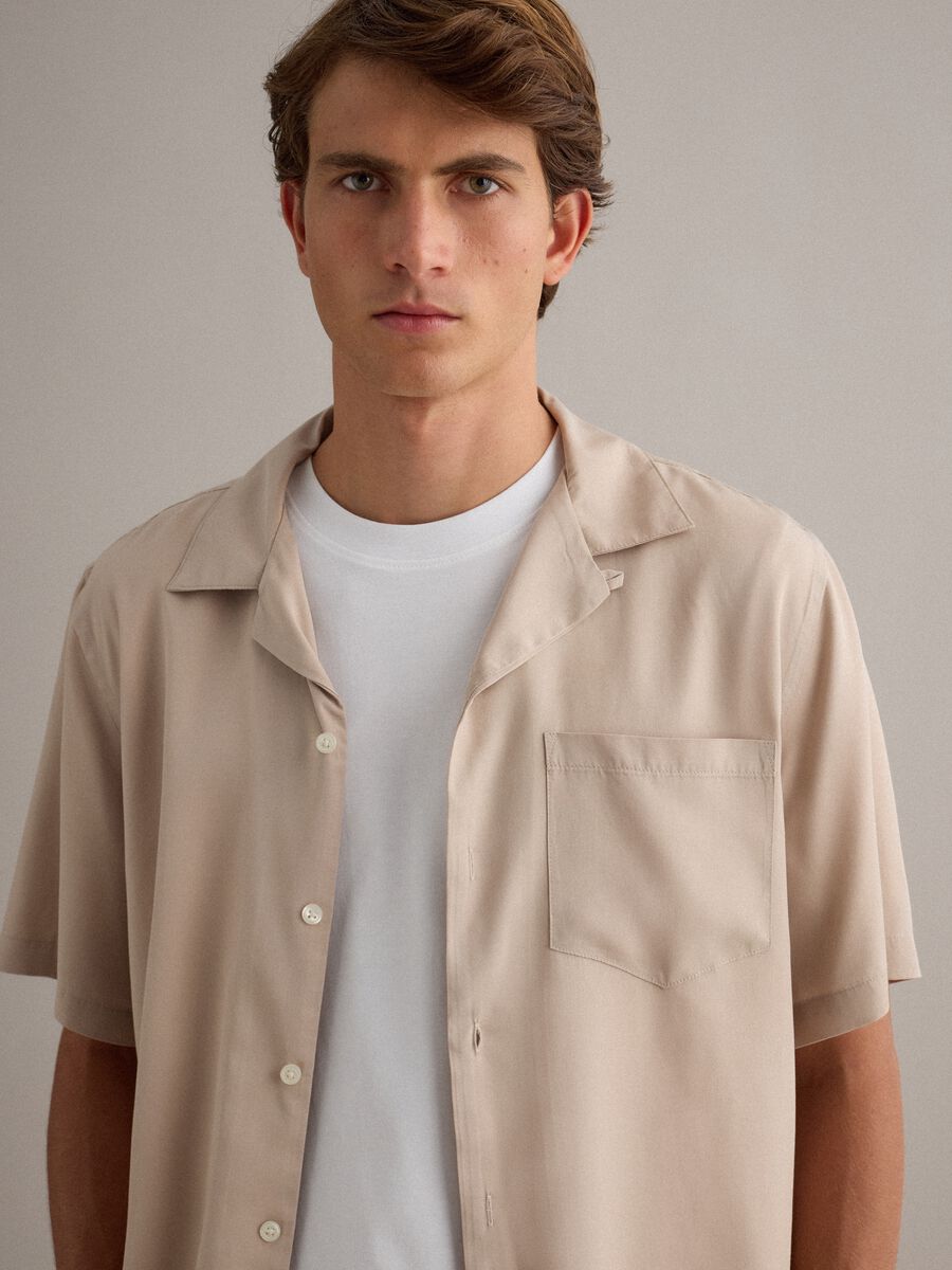 Beige pure-viscose shirt with bowling collar_0