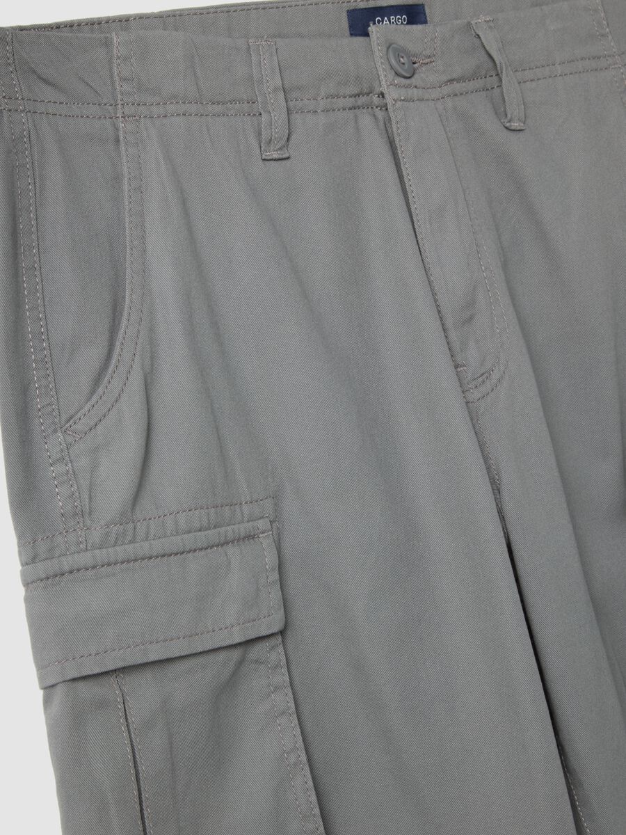 Grey pure cotton cargo Bermuda shorts, regular fit_5