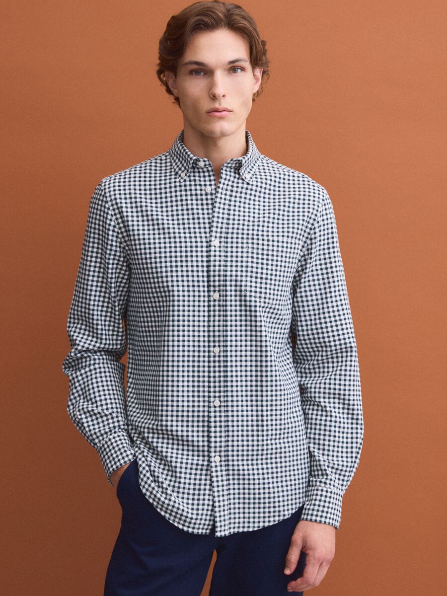 Camisa Oxford verde de cuadros en algod&oacute;n puro con cuello button-down, corte regular_0