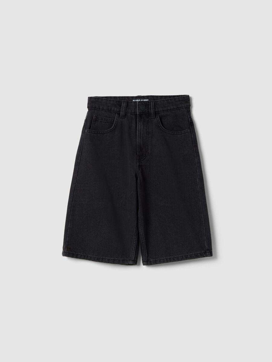Boy's black cotton blend skater fit shorts_3
