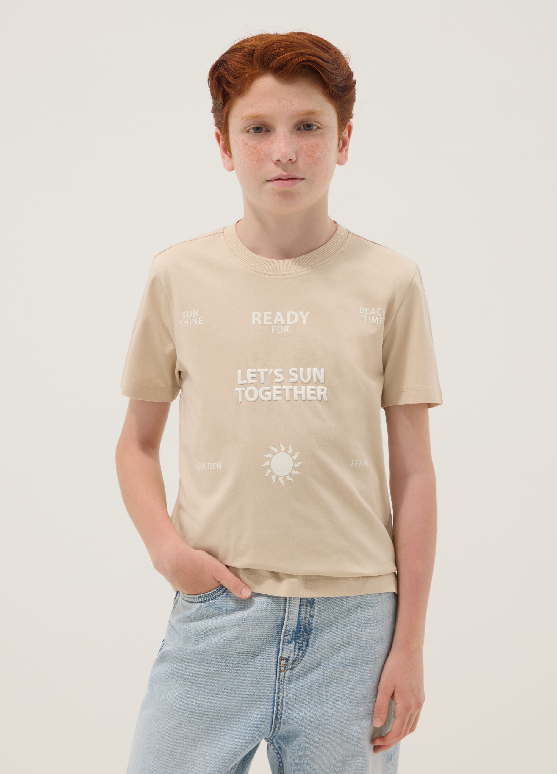 Beige pure cotton regular-fit boys&rsquo; T-shirt with prints