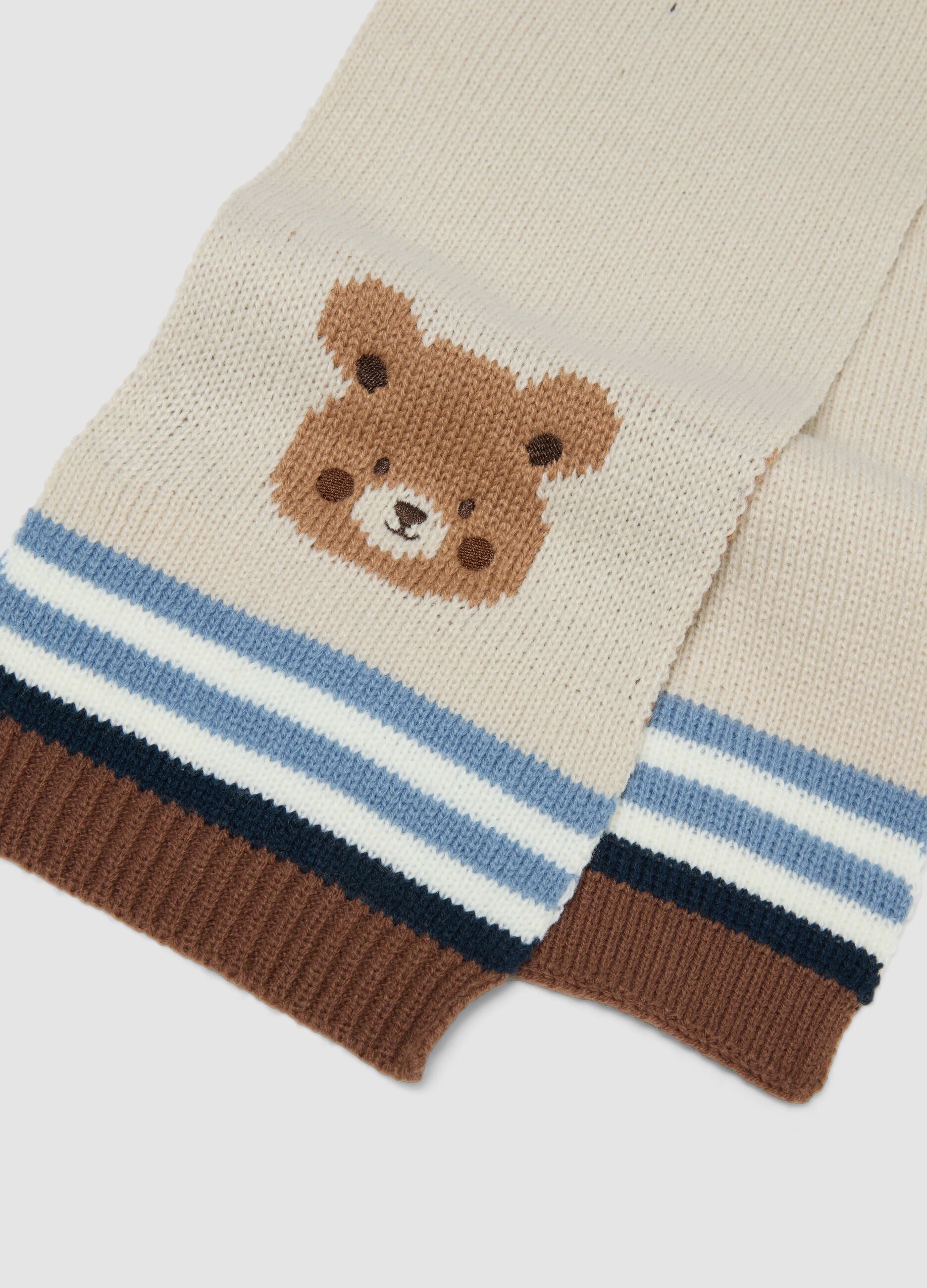 Set beige con cappello, sciarpa e guanti
