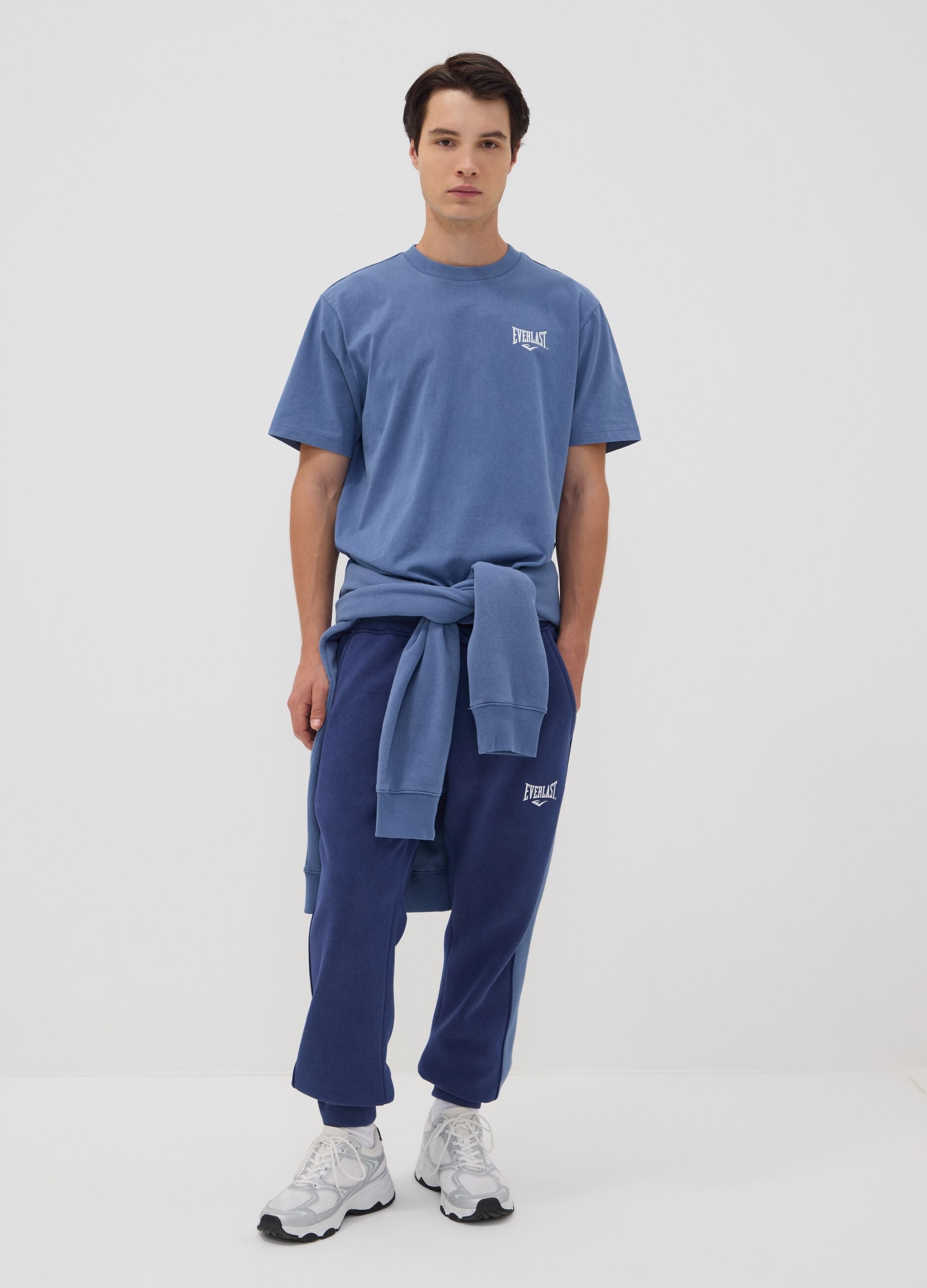&Mu;&pi;&lambda;&epsilon; &kappa;&omicron;&nu;&tau;&omicron;&mu;ά&nu;&iota;&kappa;&omicron; T-shirt &alpha;&pi;ό 100% &beta;&alpha;&mu;&beta;ά&kappa;&iota; &mu;&epsilon; &lambda;&omicron;&gamma;ό&tau;&upsilon;&pi;&omicron;