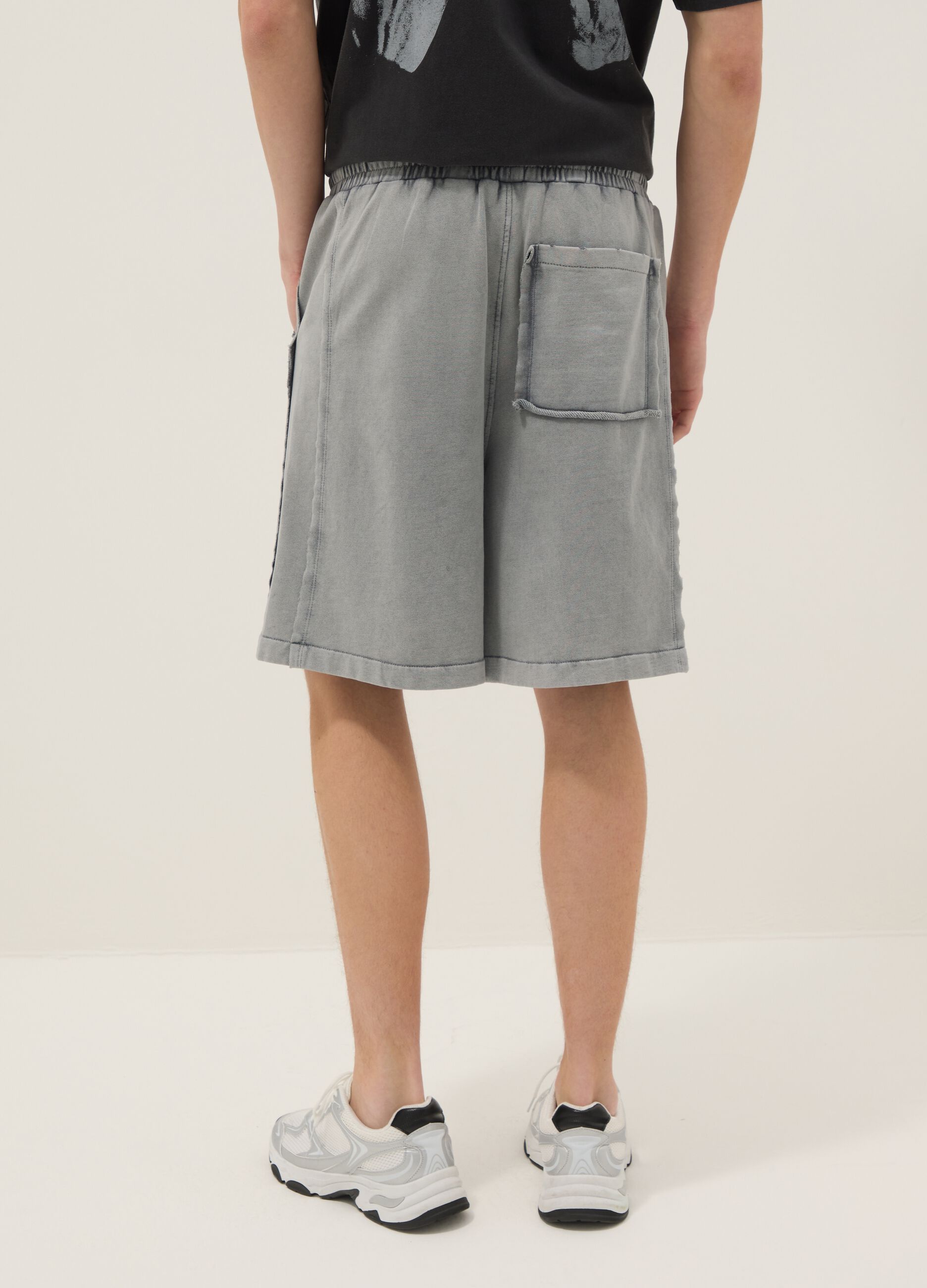 Grey cotton-blend shorts with elasticated waist