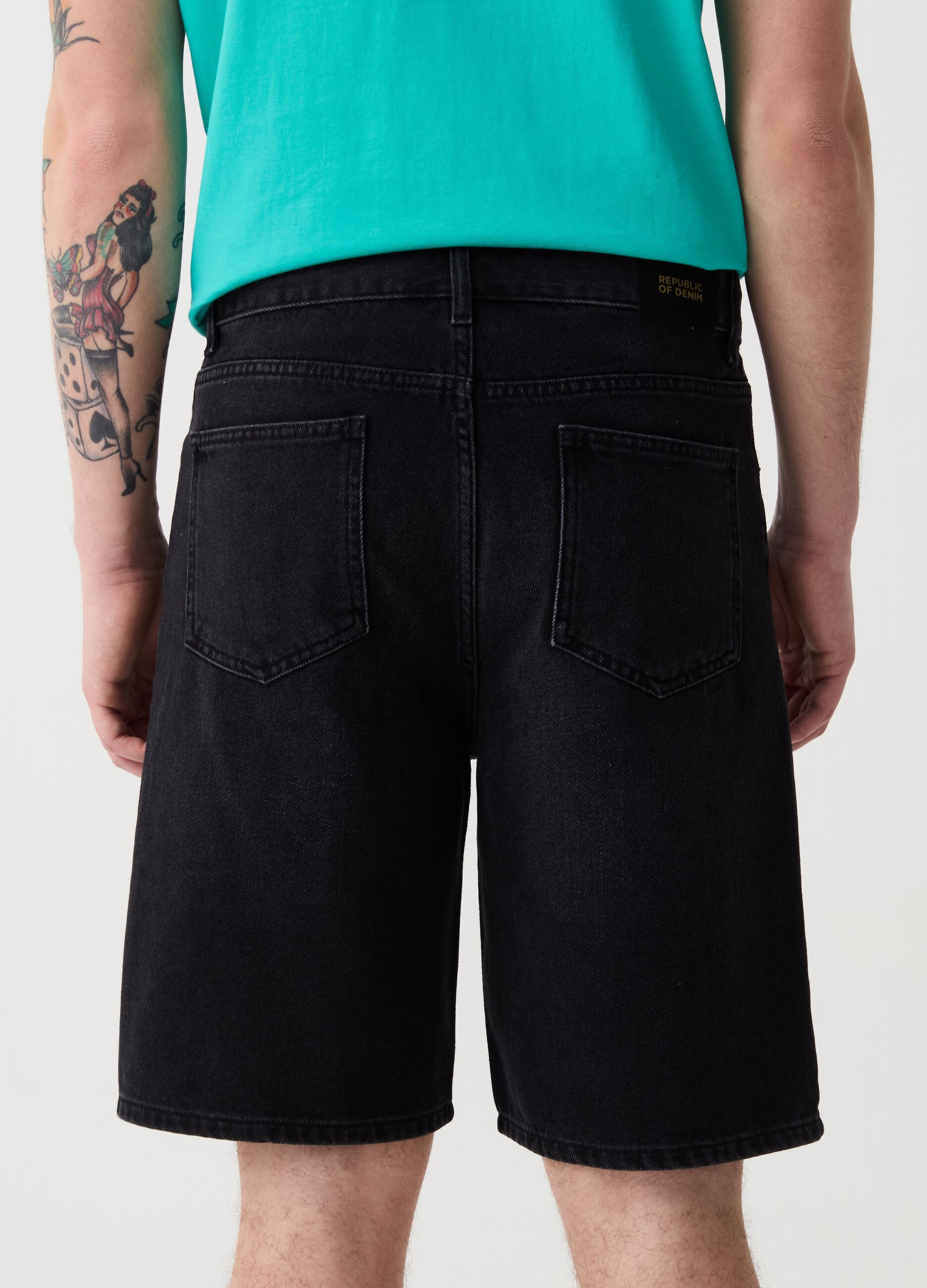 Baggy-fit Bermuda shorts in denim with five pockets