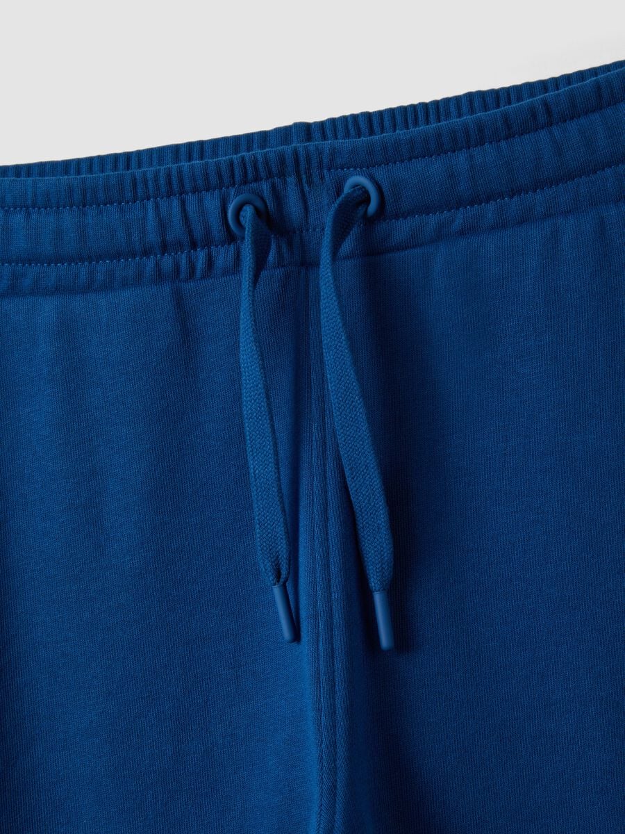 Blue organic cotton joggers with drawstring for boys_2