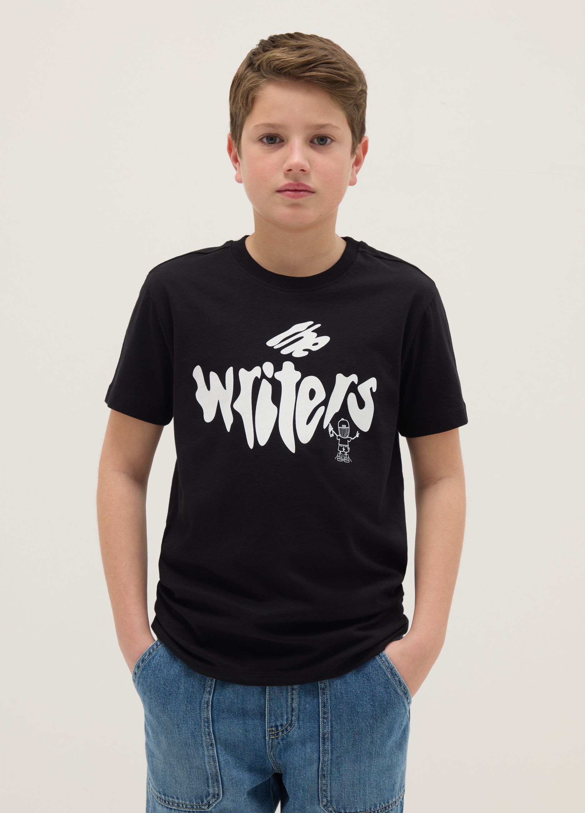 Regular fit boys' black pure cotton T-shirt with lettering