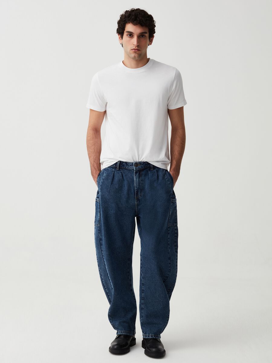 Wide-leg acid wash jeans with darts_0