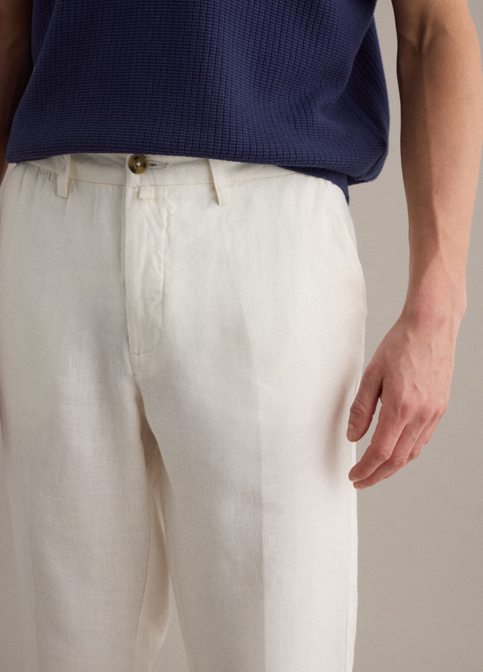 Wei&szlig;e Chinohose aus reinem Leinen, Regular Fit