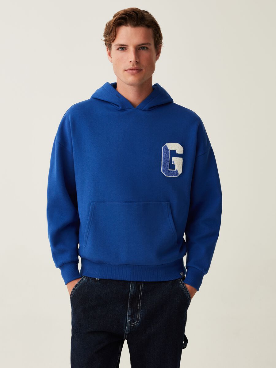 Sweatshirt with hood and bouclé application_0