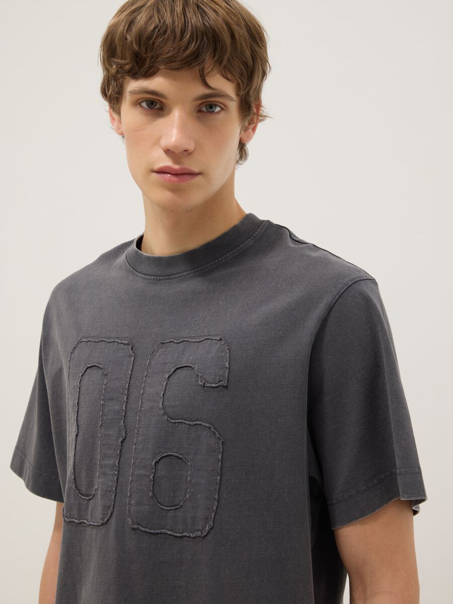 Grey pure cotton regular fit shirt with buttons_3