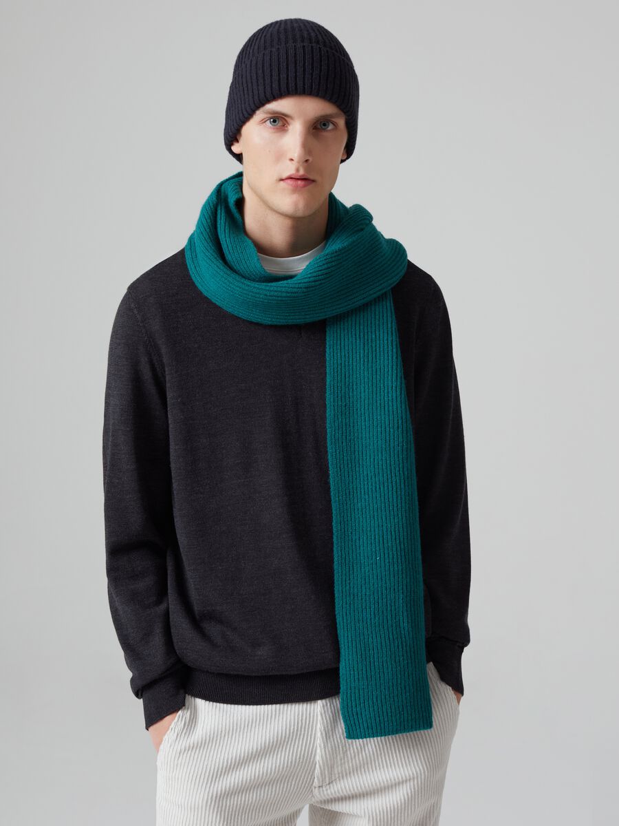 Merino wool pullover with V neck_0