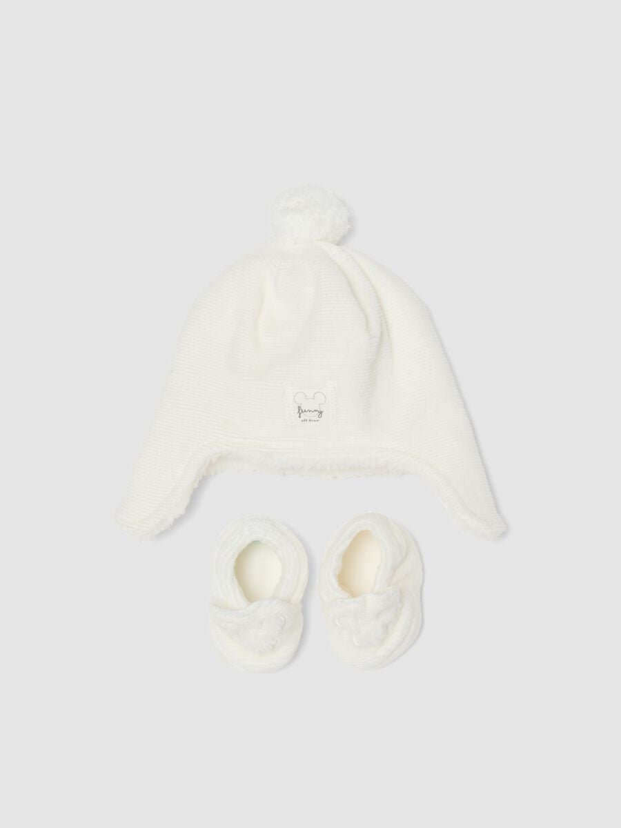 Weisses Baby-Set mit M&uuml;tze und Sch&uuml;hchen im Mickey-Mouse-Print_0