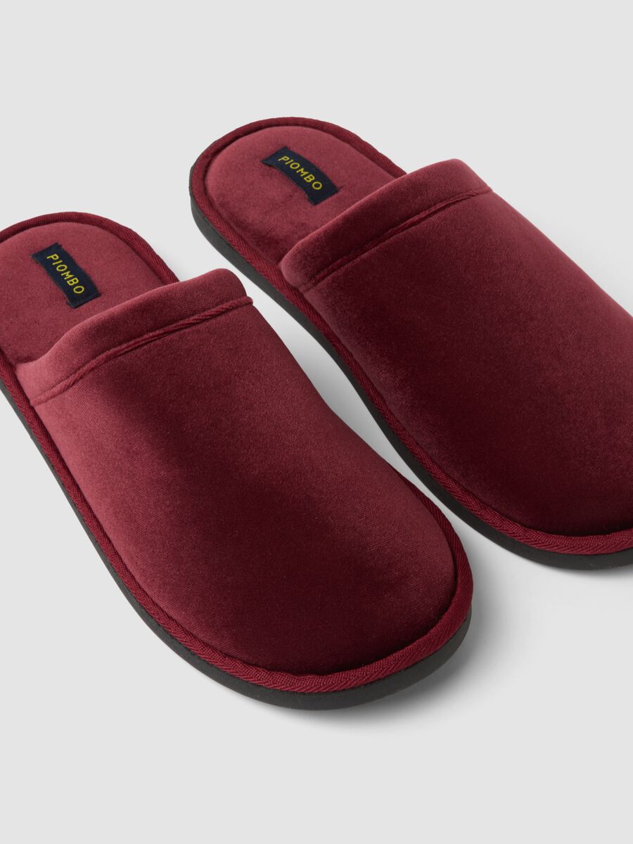 Red lined slippers for home wear_1