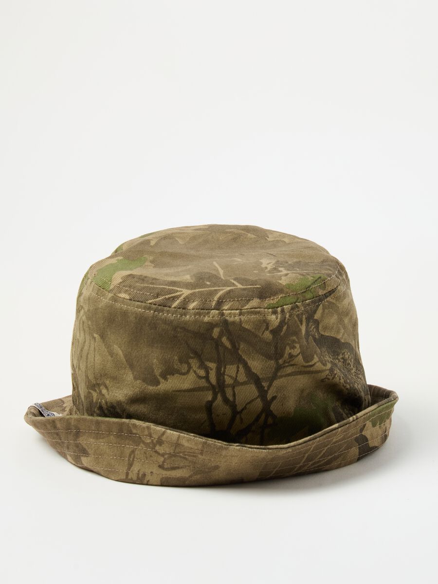 Fishing hat with foliage pattern_2