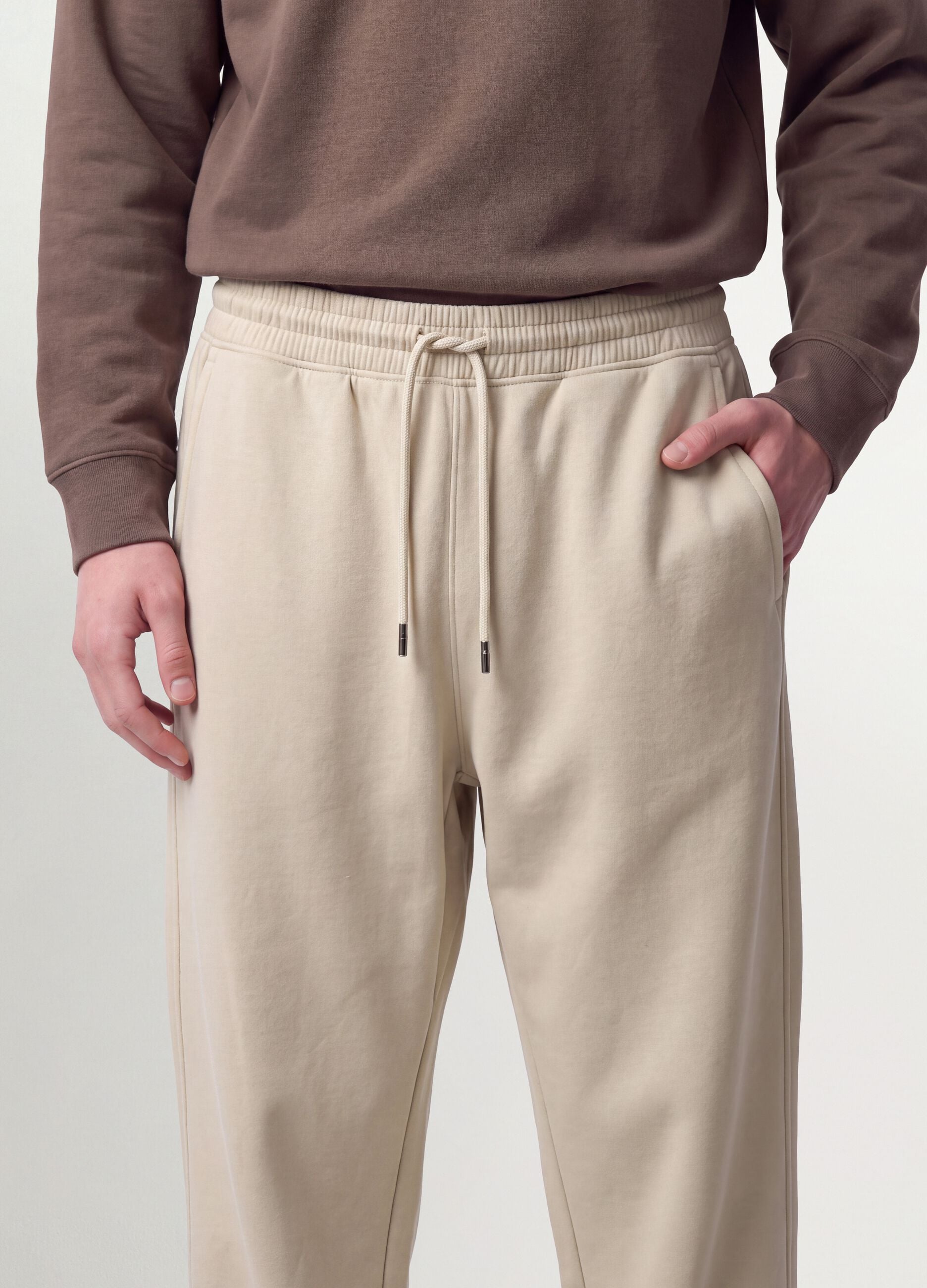Beige Jogger aus Baumwollmix mit B&uuml;ndchenabschluss und Kordelzug