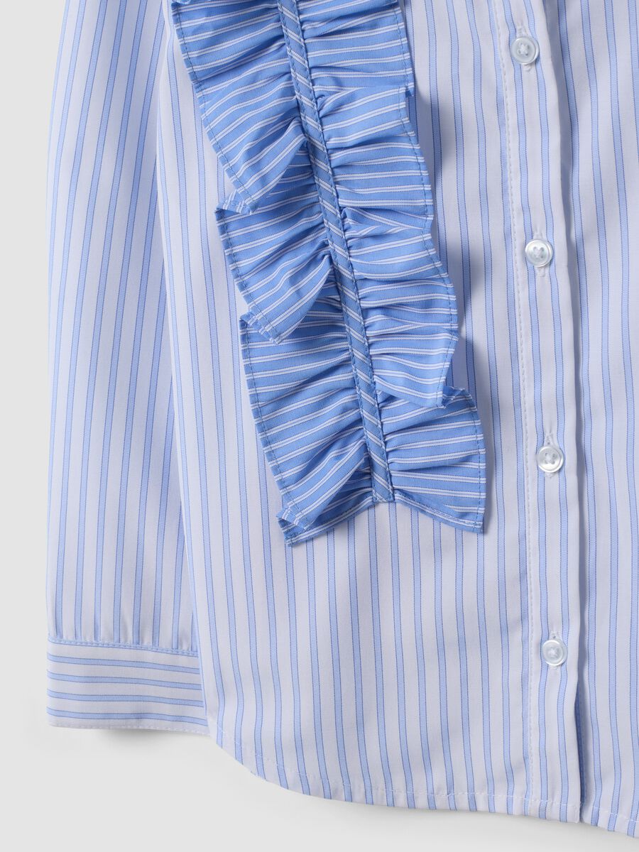 Camicia azzurra a righe con volant e colletto classico per bambina_3