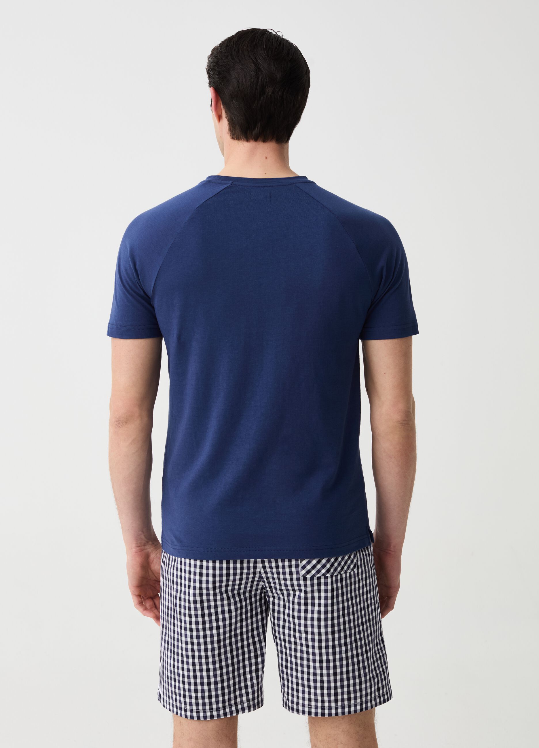 Short pyjamas with round neck with V detail