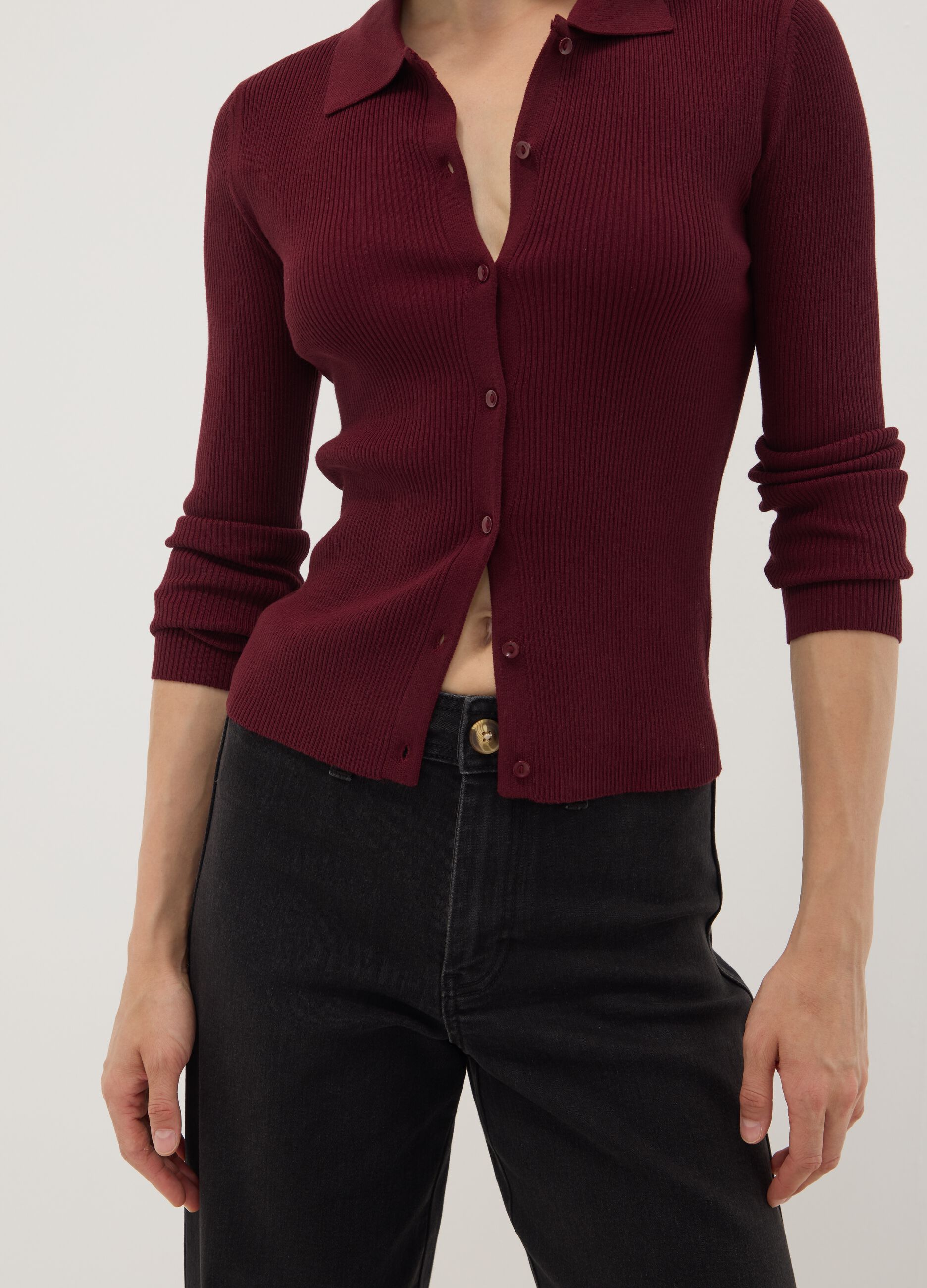 Cardigan fitted rosso a coste in misto viscosa con colletto polo