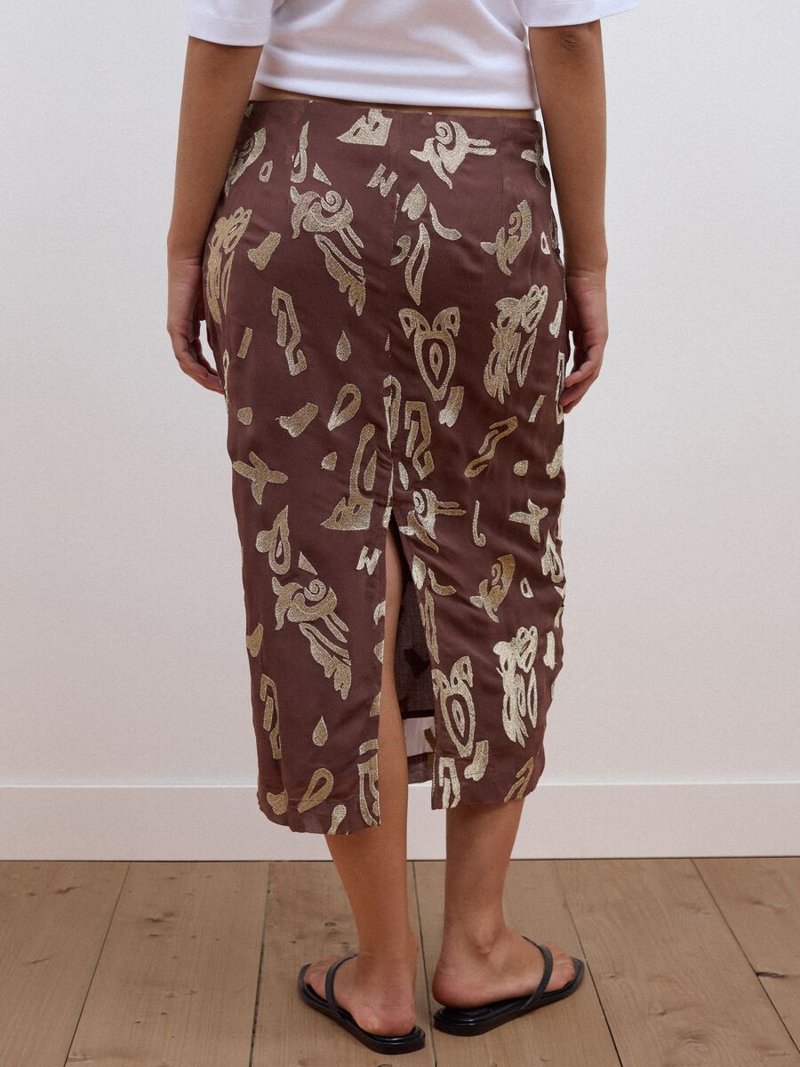 Brown midi skirt in pure viscose with embroidered motif_3