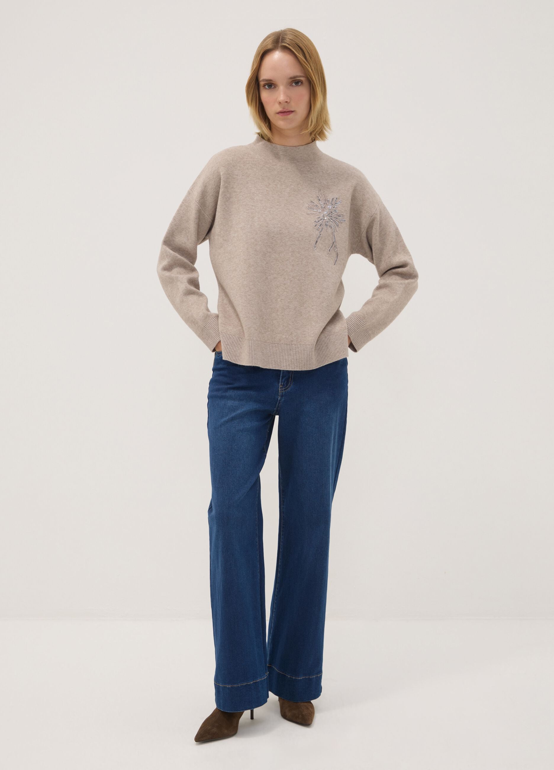 Camel viscose-blend jumper with sequin embroidery, regular fit
