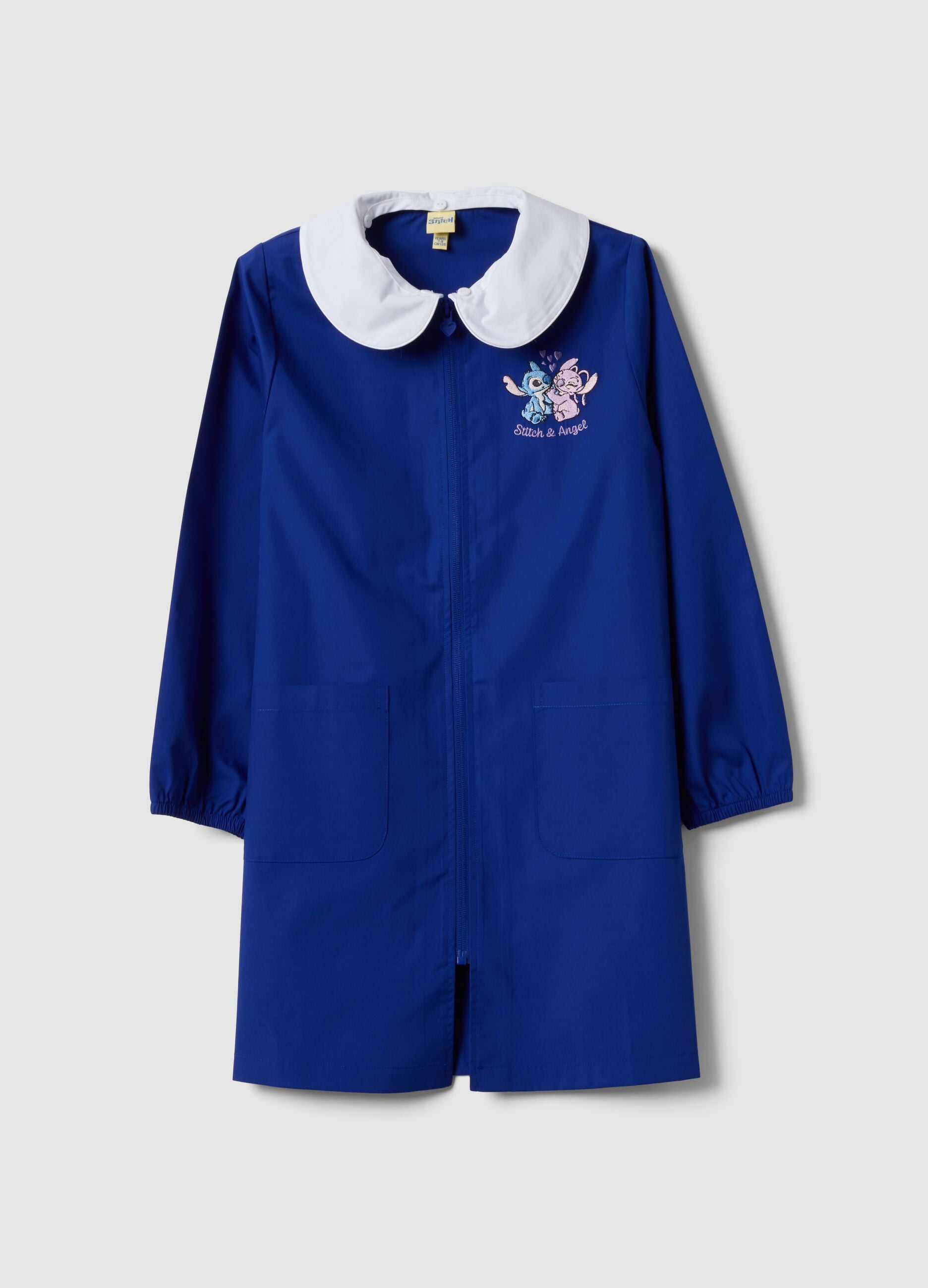 Babi escolar azul para ni&ntilde;a con cuello blanco y bordado de Stitch