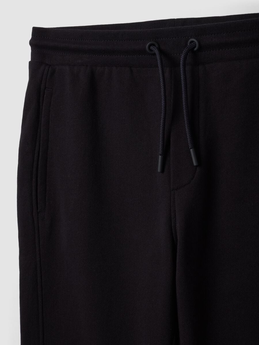 Schwarze Jogginghose aus Bio-Baumwolle_2