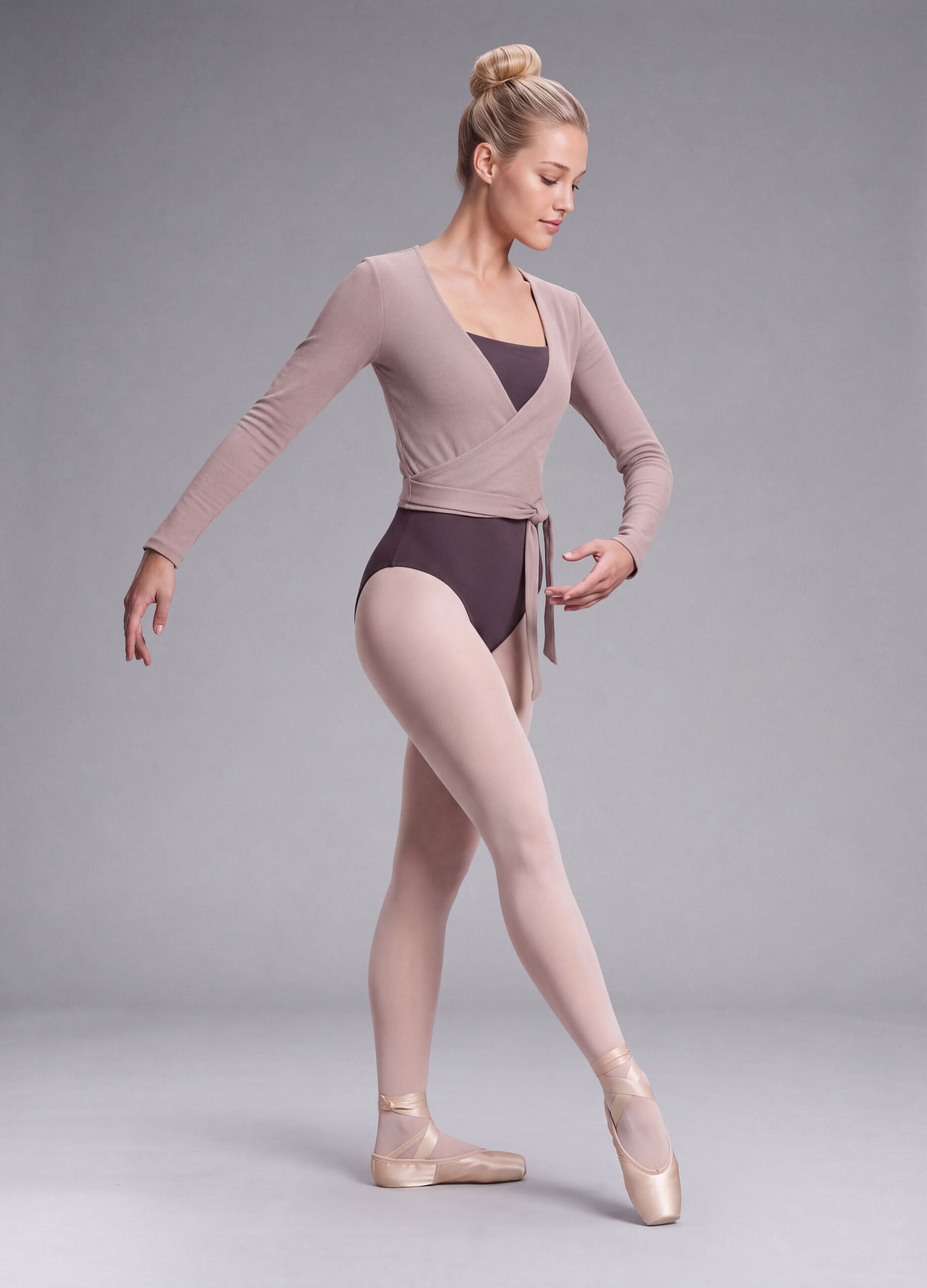 Body marrone in tessuto elasticizzato con Scollo madonna