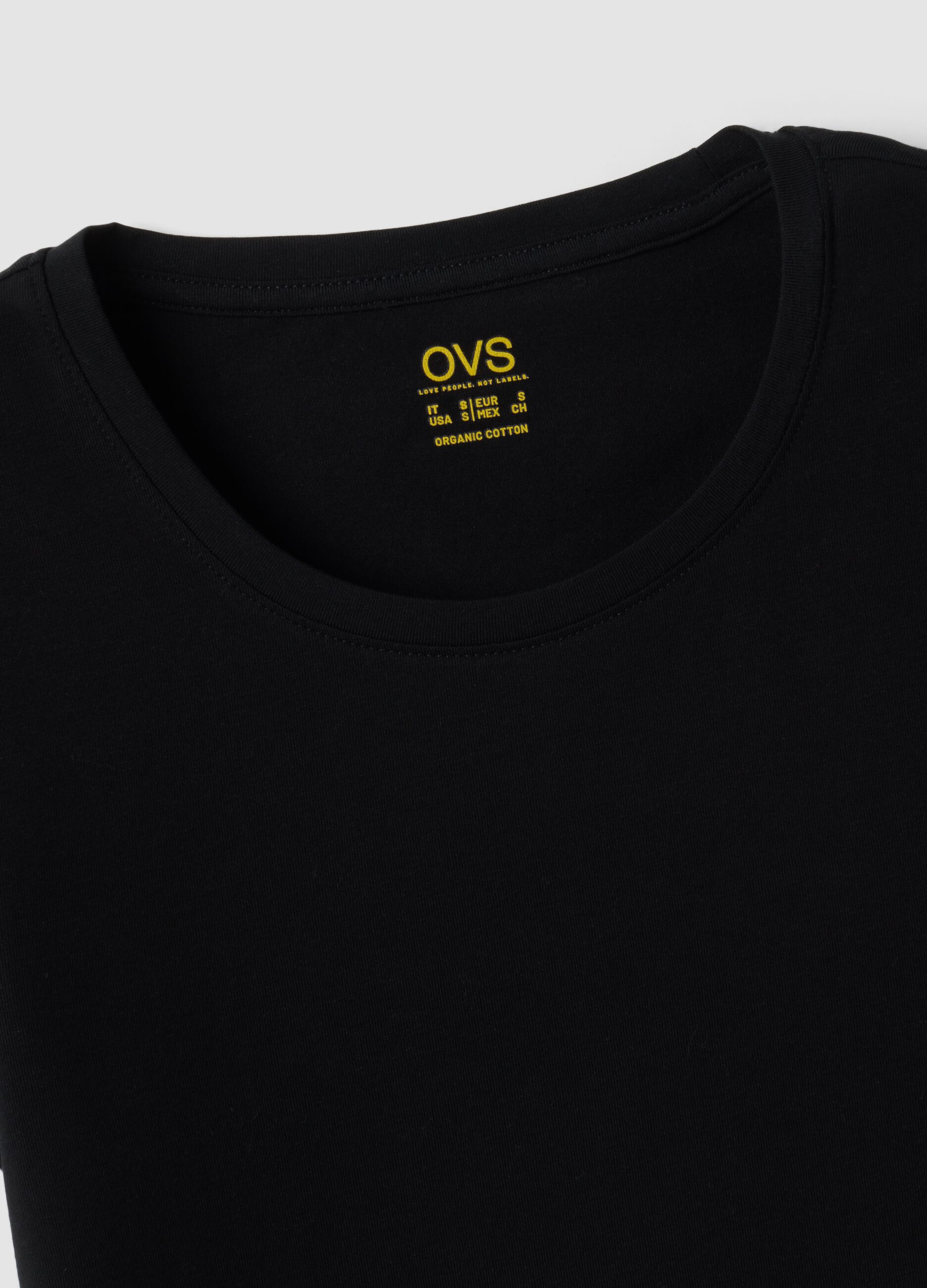 &Mu;&alpha;ύ&rho;&omicron; &kappa;&omicron;&nu;&tau;&omicron;&mu;ά&nu;&iota;&kappa;&omicron; T-shirt &alpha;&pi;ό &epsilon;&lambda;&alpha;&sigma;&tau;&iota;&kappa;ό &omicron;&rho;&gamma;&alpha;&nu;&iota;&kappa;ό &beta;&alpha;&mu;&beta;ά&kappa;&iota; &mu;&epsilon; &sigma;&tau;&rho;&omicron;&gamma;&gamma;&upsilon;&lambda;ή &lambda;&alpha;&iota;&mu;ό&kappa;&omicron;&psi;&eta;