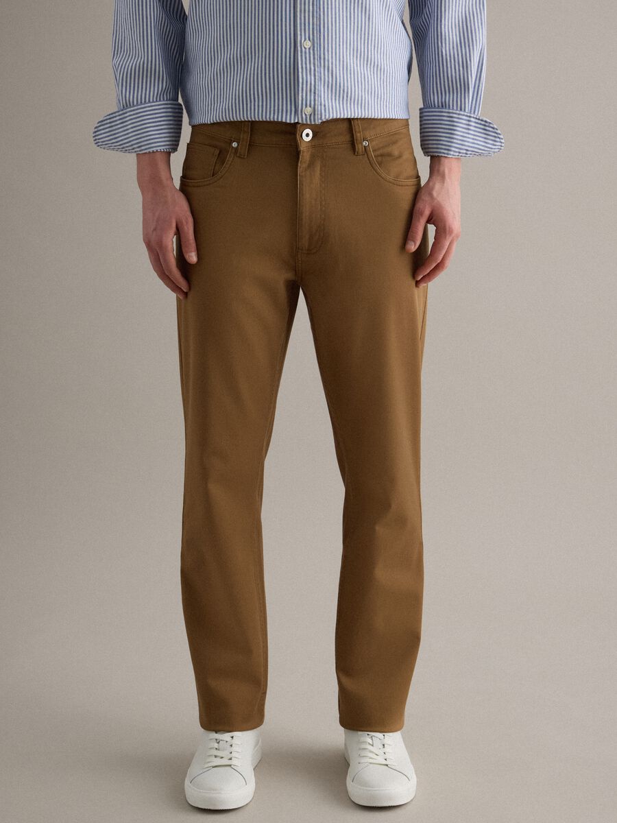Regular Fit Braune Stretch-Twill-Hose_1