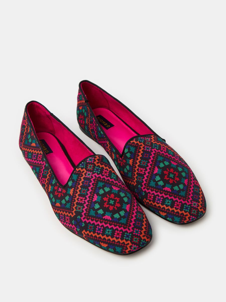 Slipper shoes with geometric pattern_1