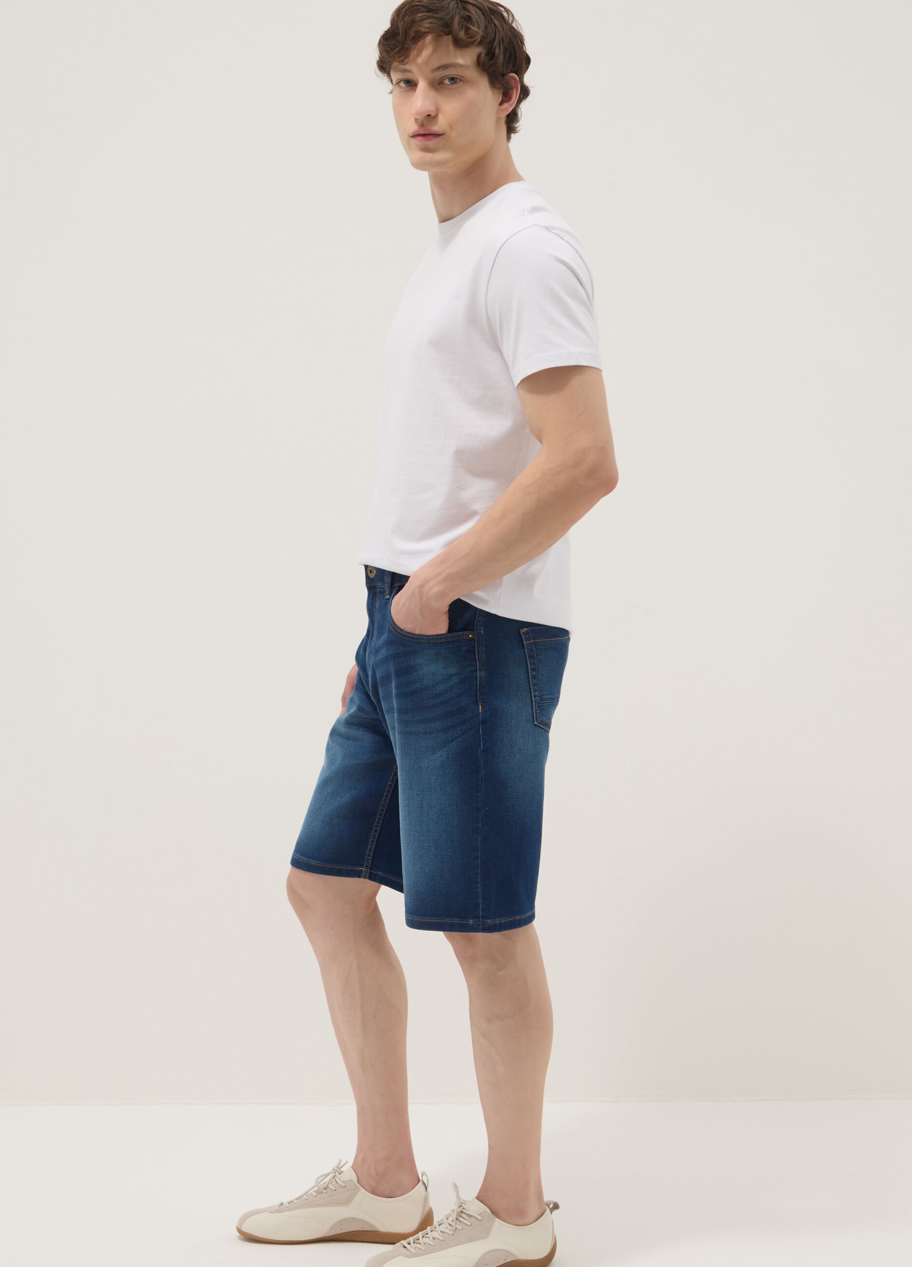 Blue denim shorts in stretch cotton blend, regular fit