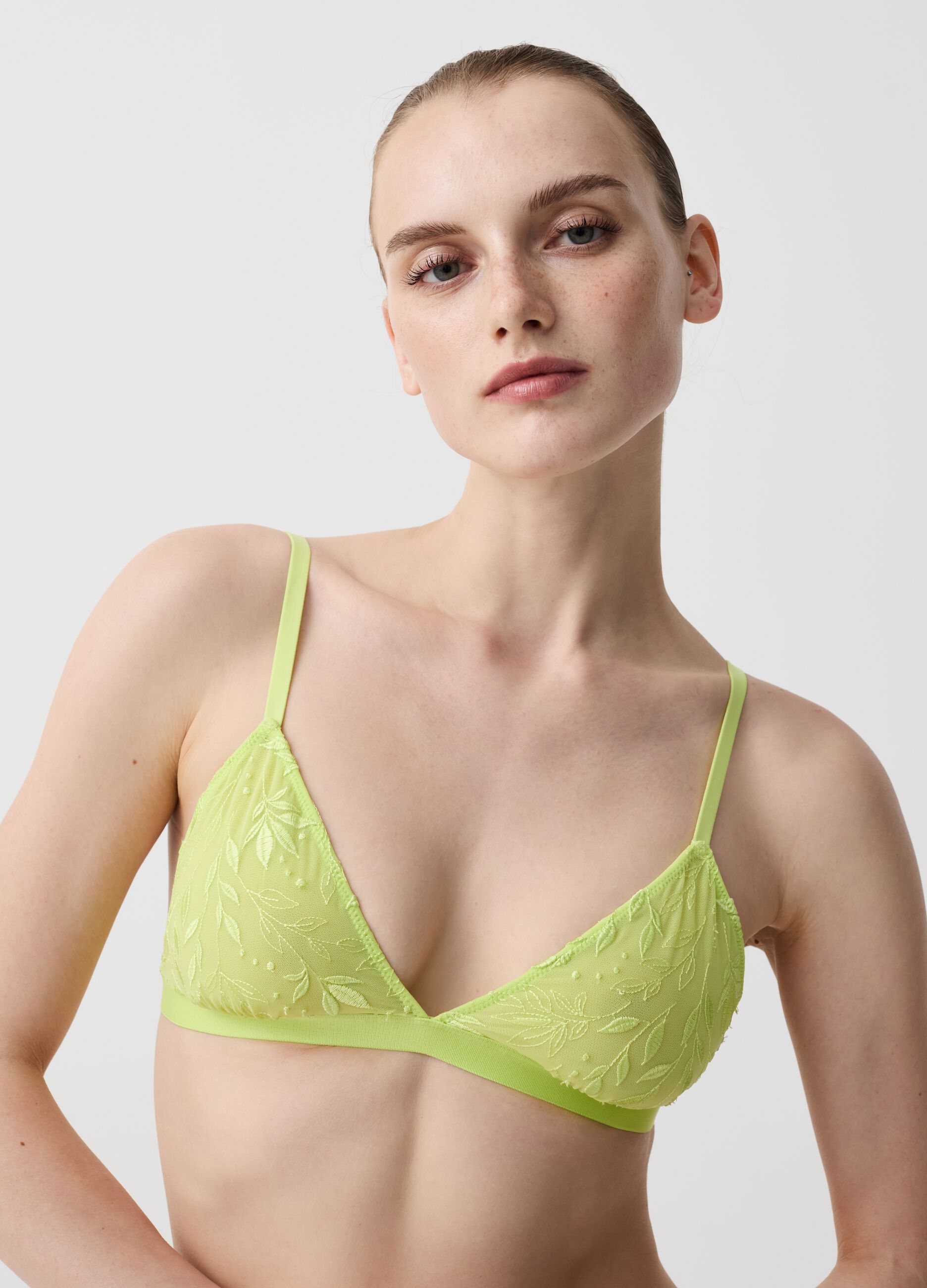 The Triangle soft bra with foliage embroidery