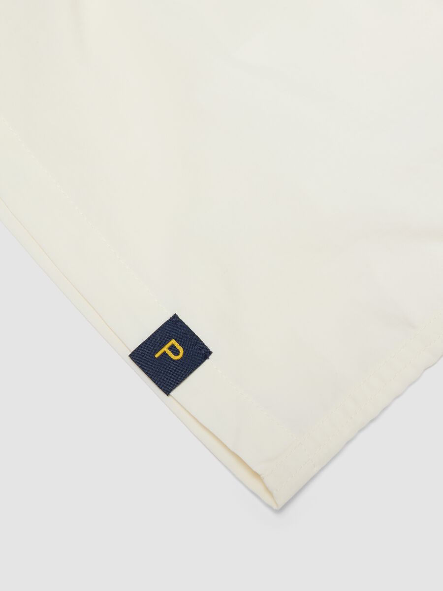 White swim shorts with elasticated waistband and drawstring_5