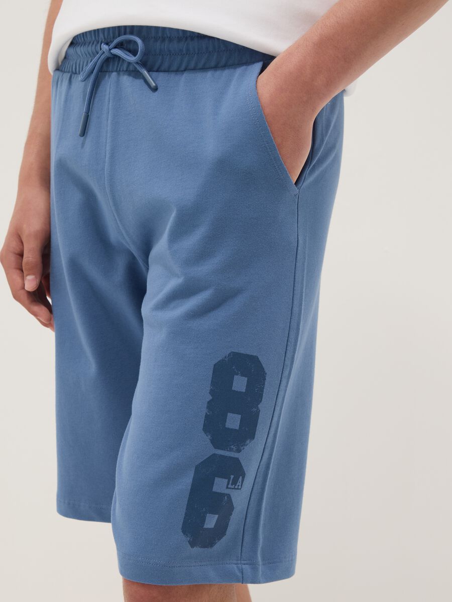 Boys' blue pure cotton shorts, regular fit with print_2