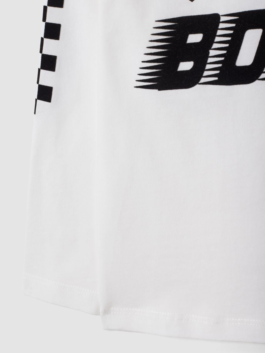 White pure cotton crew-neck racing print T-shirt for boys_3