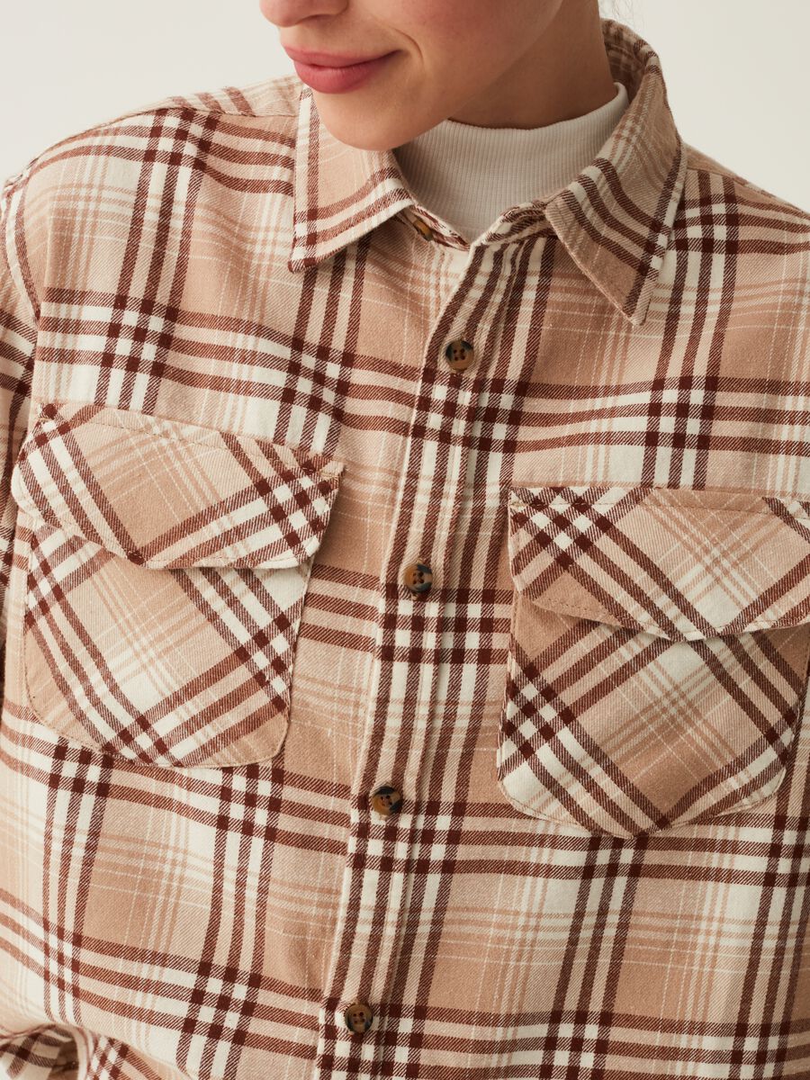 Cropped shirt in flannel with check pattern_3