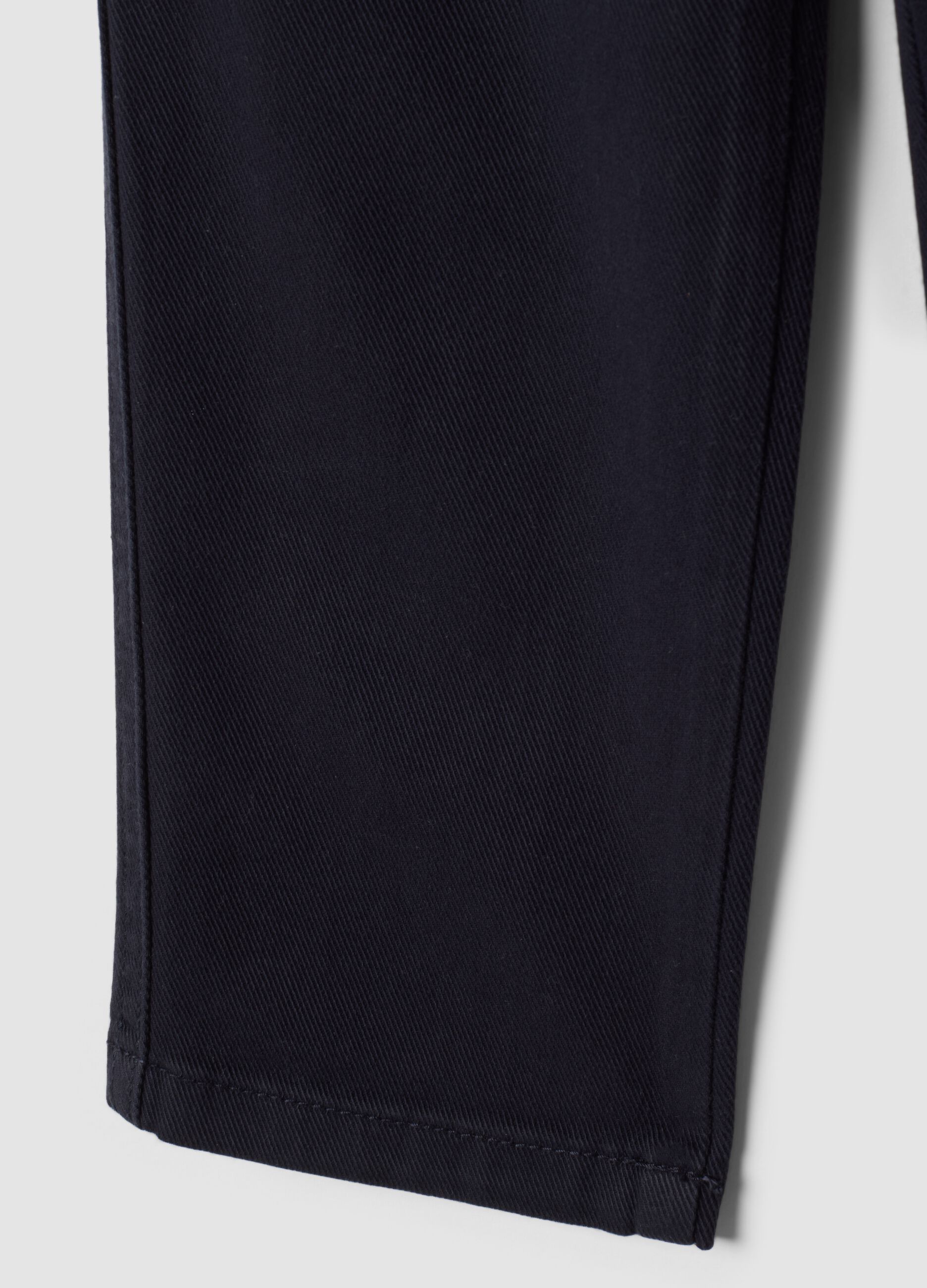 Pantaloni blu in twill di cotone elasticizzato regular fit