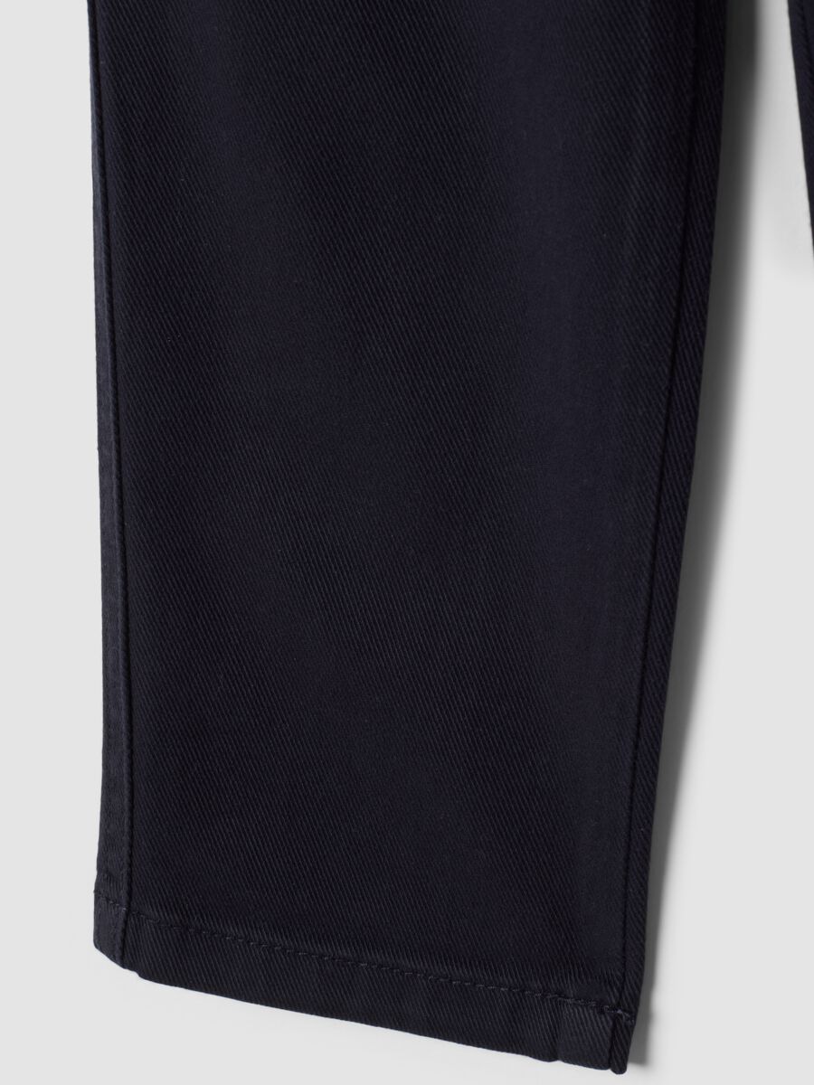 Pantaloni blu in twill di cotone elasticizzato regular fit_3