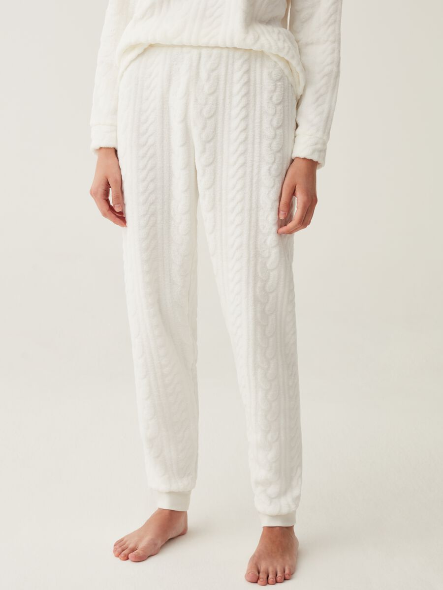 Long pyjamas with cable-knit design_3