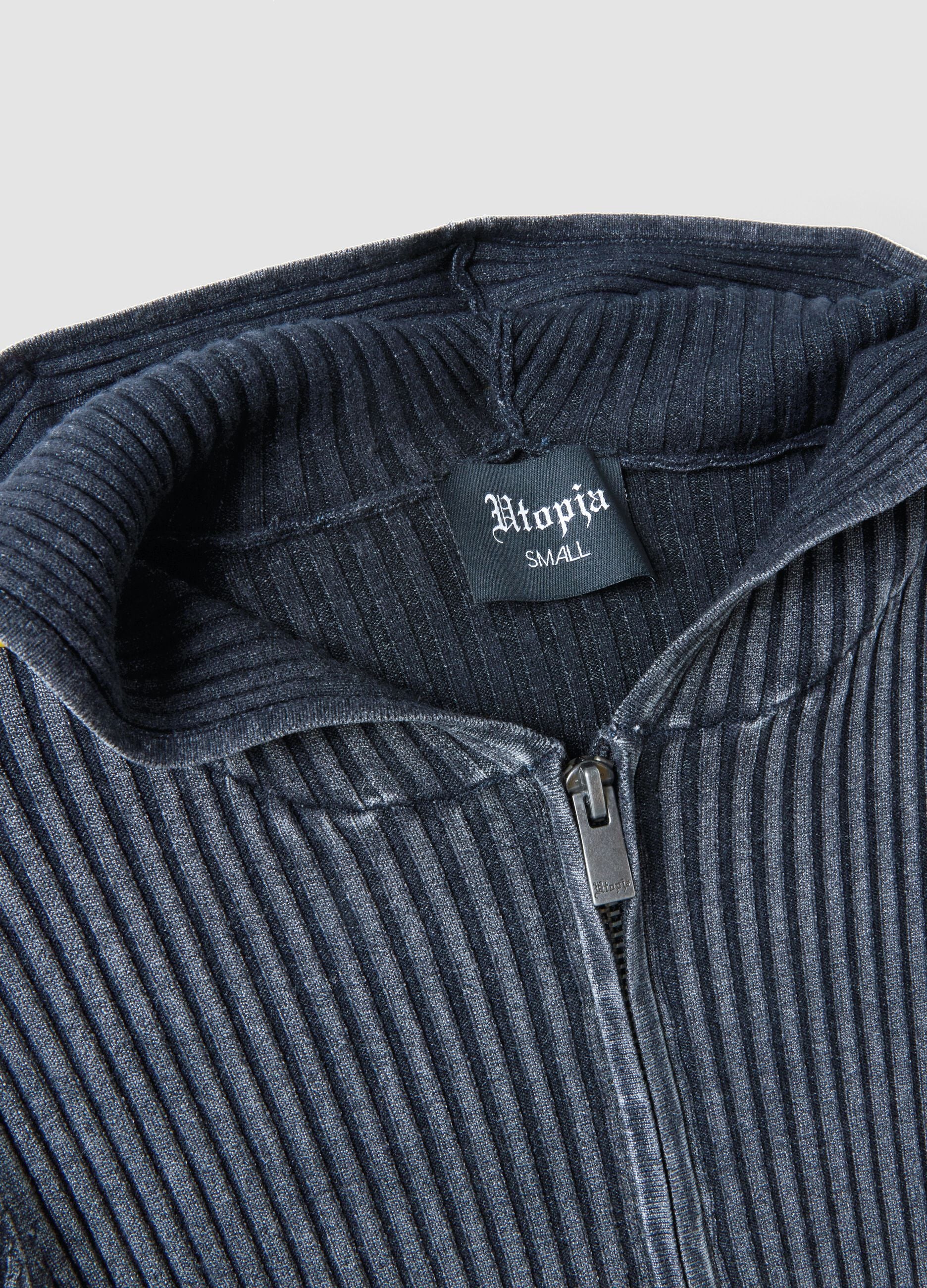 Gerippter Strick-Hoodie in Vintage-Grau