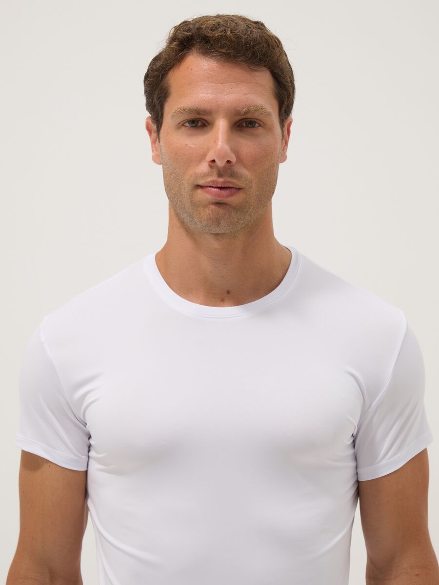 Pack de 2 camisetas blancas de tejido el&aacute;stico_1