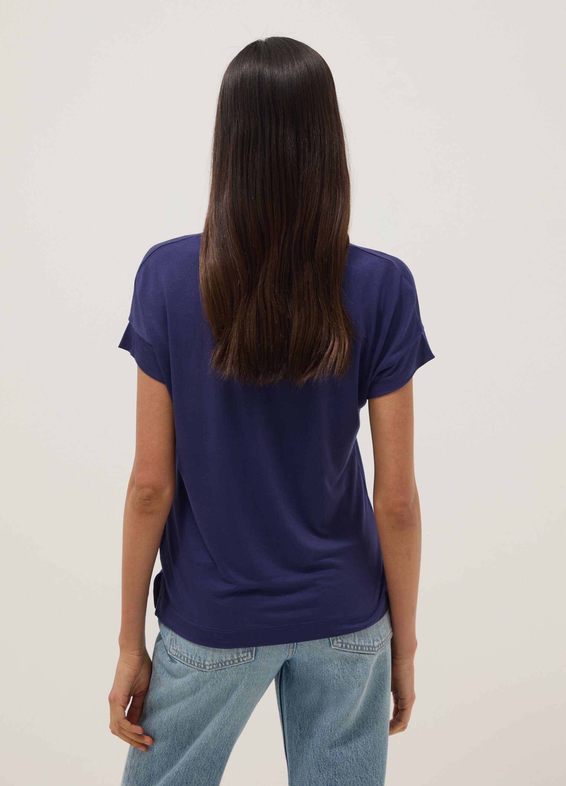 Blaues T-Shirt mit kurzen &Auml;rmeln aus Stretch-Viskose