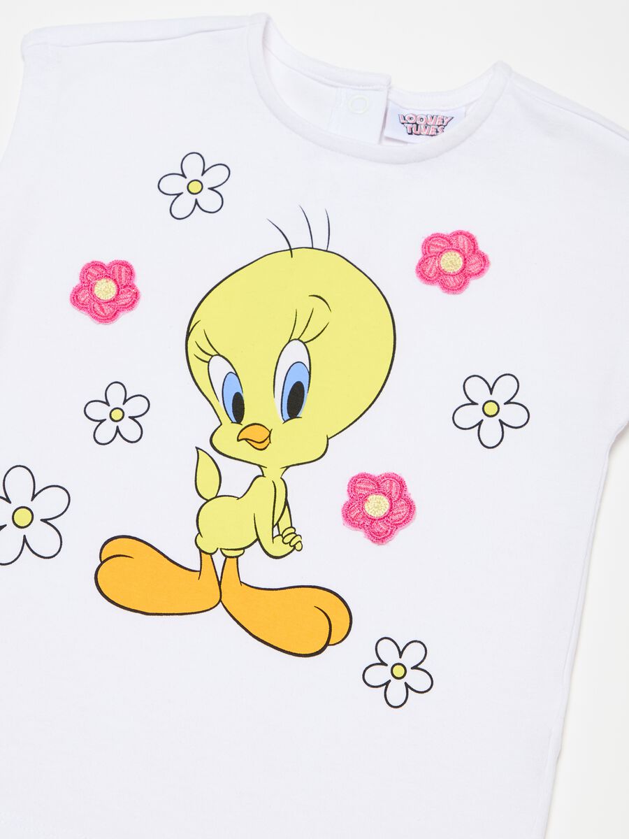 Jogging set with Tweety print and crochet flowers_2