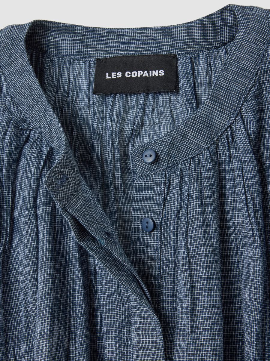 Blaue &auml;rmellose Bluse aus reiner Baumwolle mit regul&auml;rer Passform_5