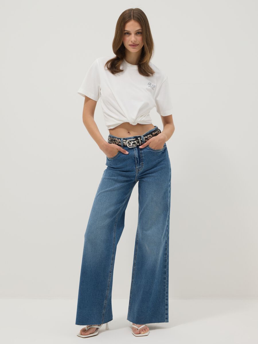 Wei&szlig;es T-Shirt aus reiner Baumwolle mit &bdquo;Der Teufel tr&auml;gt Prada&ldquo;-Print, Oversize-Fit_2