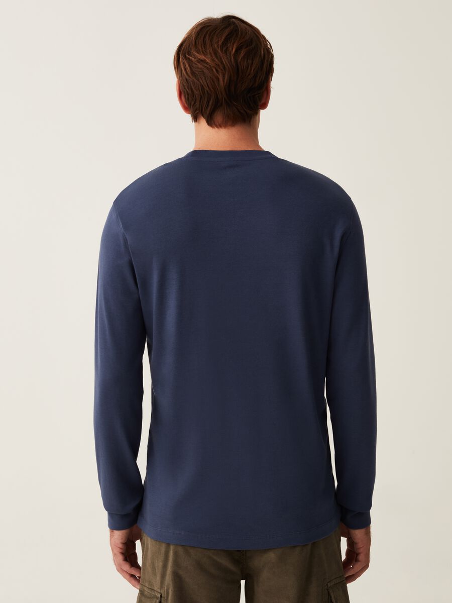 Long-sleeved T-shirt with round neck_2
