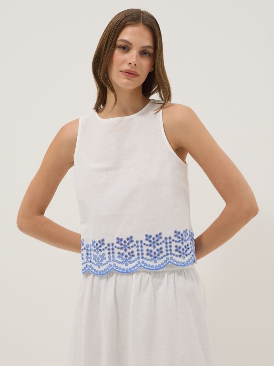 White cotton and linen blend top with embroidery_1