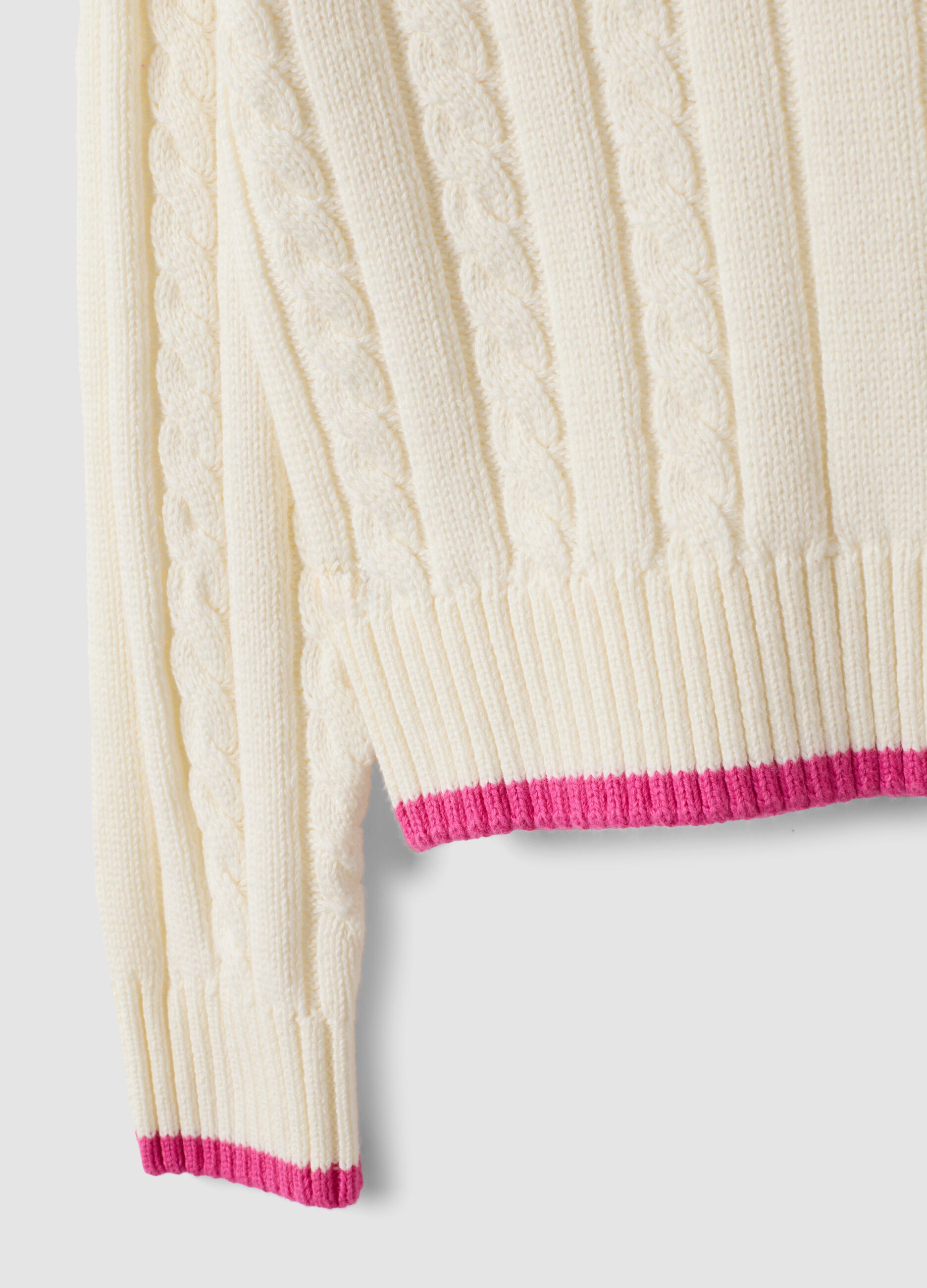 Maglia bianca in puro cotone a trecce con scollo a V per bambina