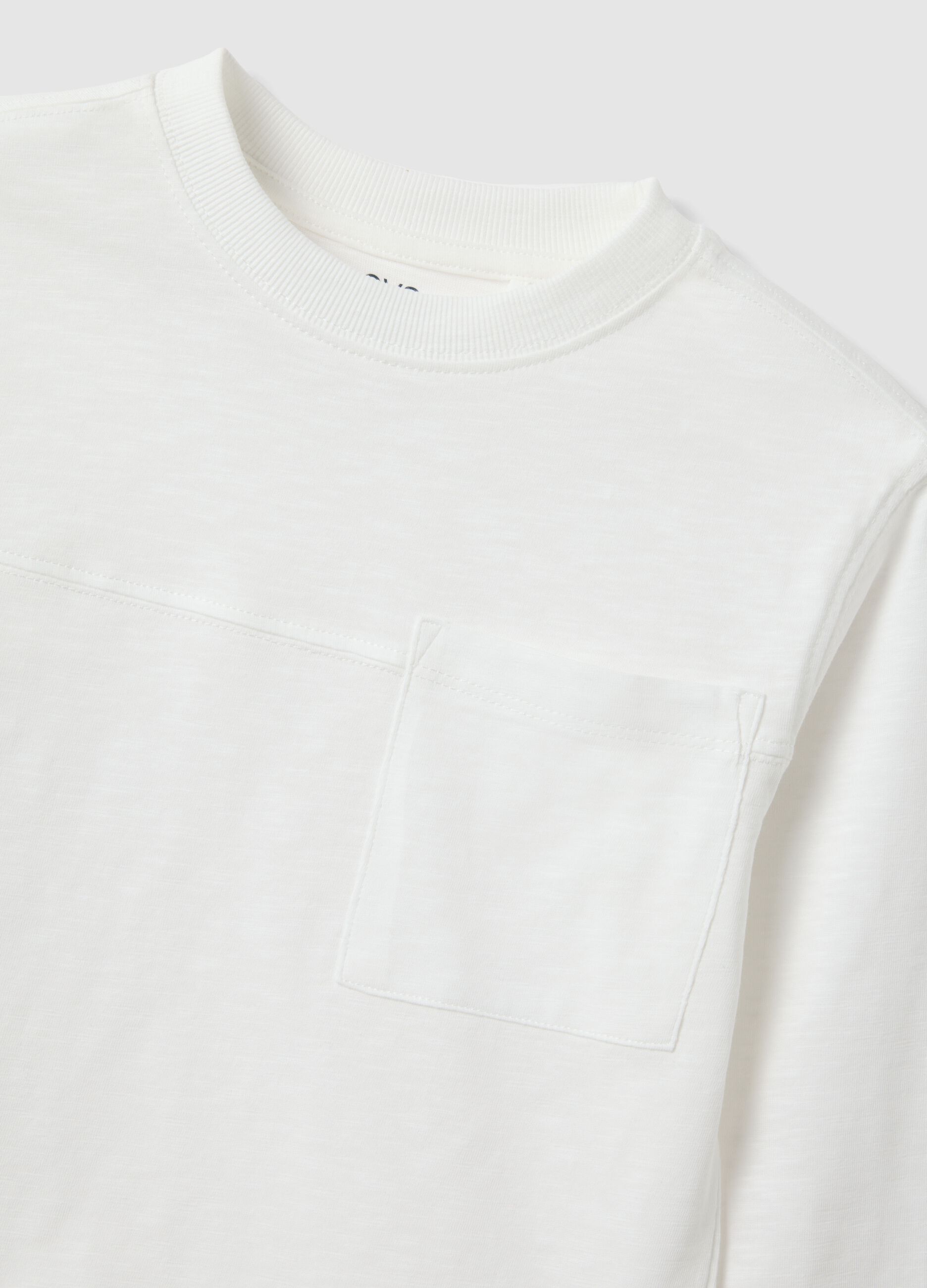 &Lambda;&epsilon;&upsilon;&kappa;ό &pi;&alpha;&iota;&delta;&iota;&kappa;ό T-shirt &alpha;&pi;ό 100% &beta;&alpha;&mu;&beta;ά&kappa;&iota; &mu;&epsilon; &tau;&sigma;&epsilon;&pi;ά&kappa;&iota;, oversized &gamma;&rho;&alpha;&mu;&mu;ή